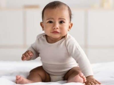 10 موردی که مار را متوجه رفلاکس نوزاد میکند همراه درمان های خانگی رفلاکس